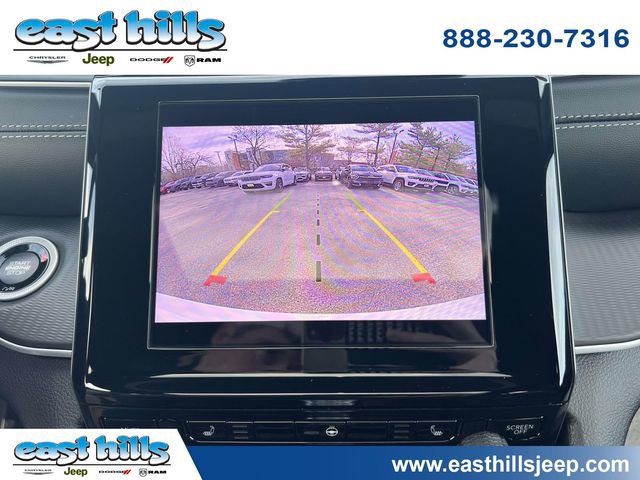 Used 2025 Jeep Grand Cherokee Altitude AWD/4WD image 29