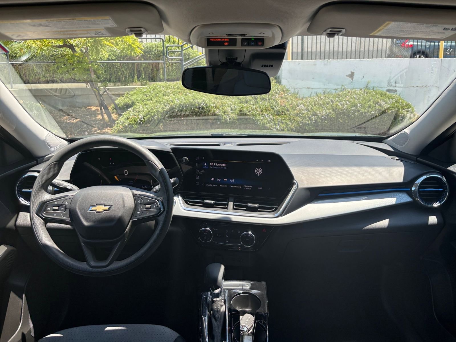 Used 2025 Chevrolet Trax LT FWD image 32