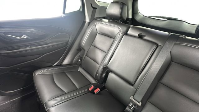 Used 2024 GMC Terrain SLT image 14