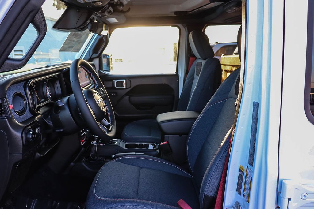 New 2026 Jeep Wrangler Unlimited Sport w/ Dual Top Group AWD/4WD image 19