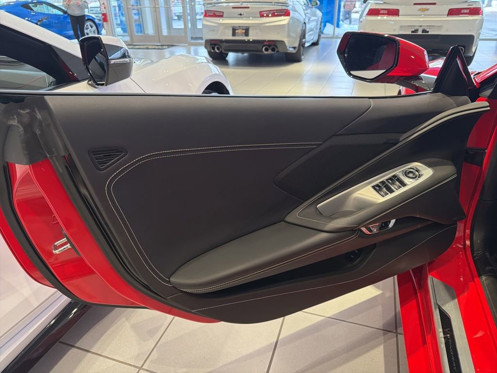 Used 2021 Chevrolet Corvette Stingray Convertible w/ Battery Protection Package image 9