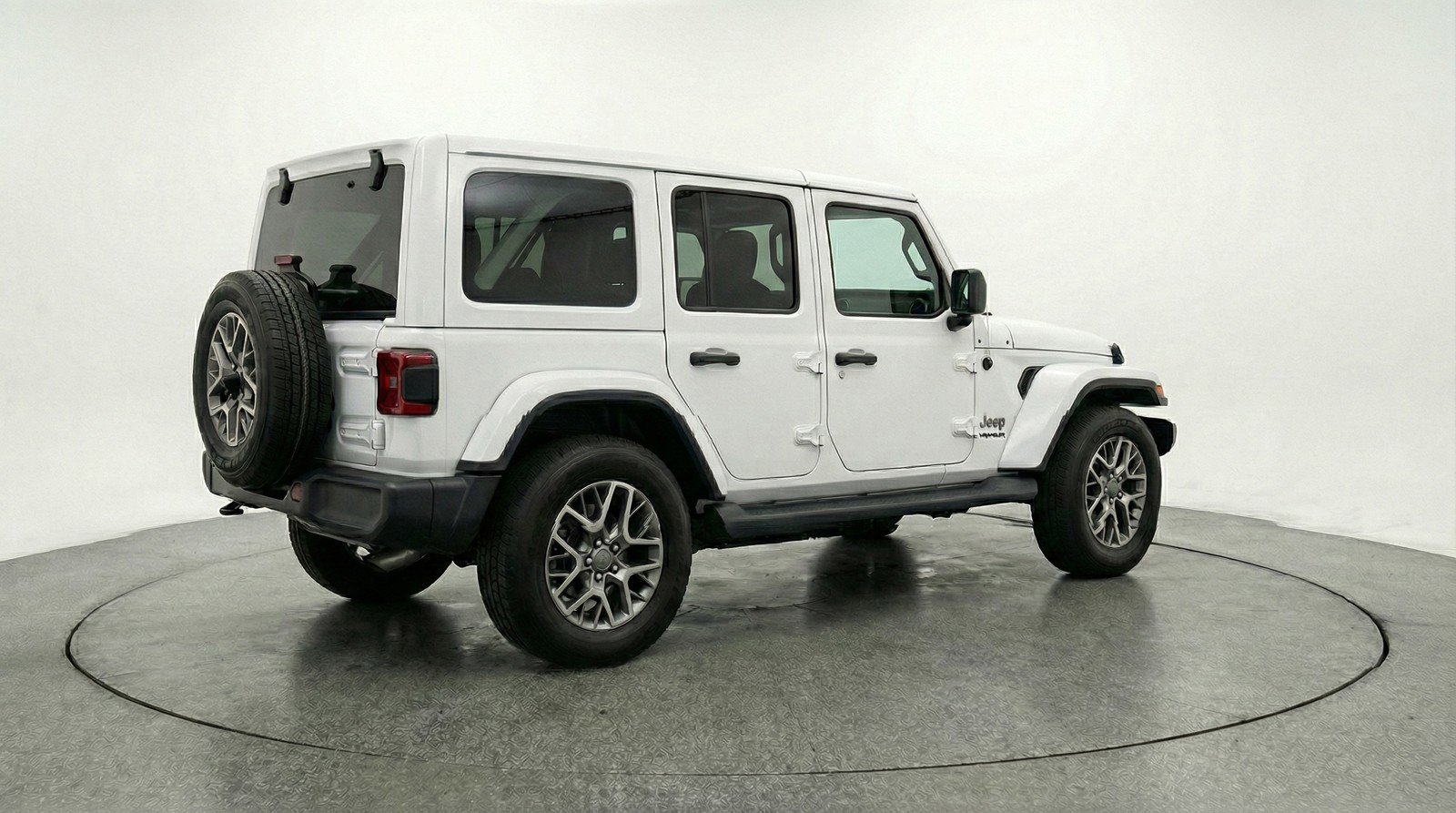 Used 2025 Jeep Wrangler Sahara AWD/4WD image 9