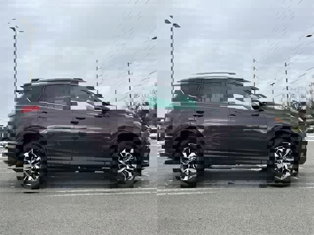 Used 2017 Toyota RAV4 XLE image 3