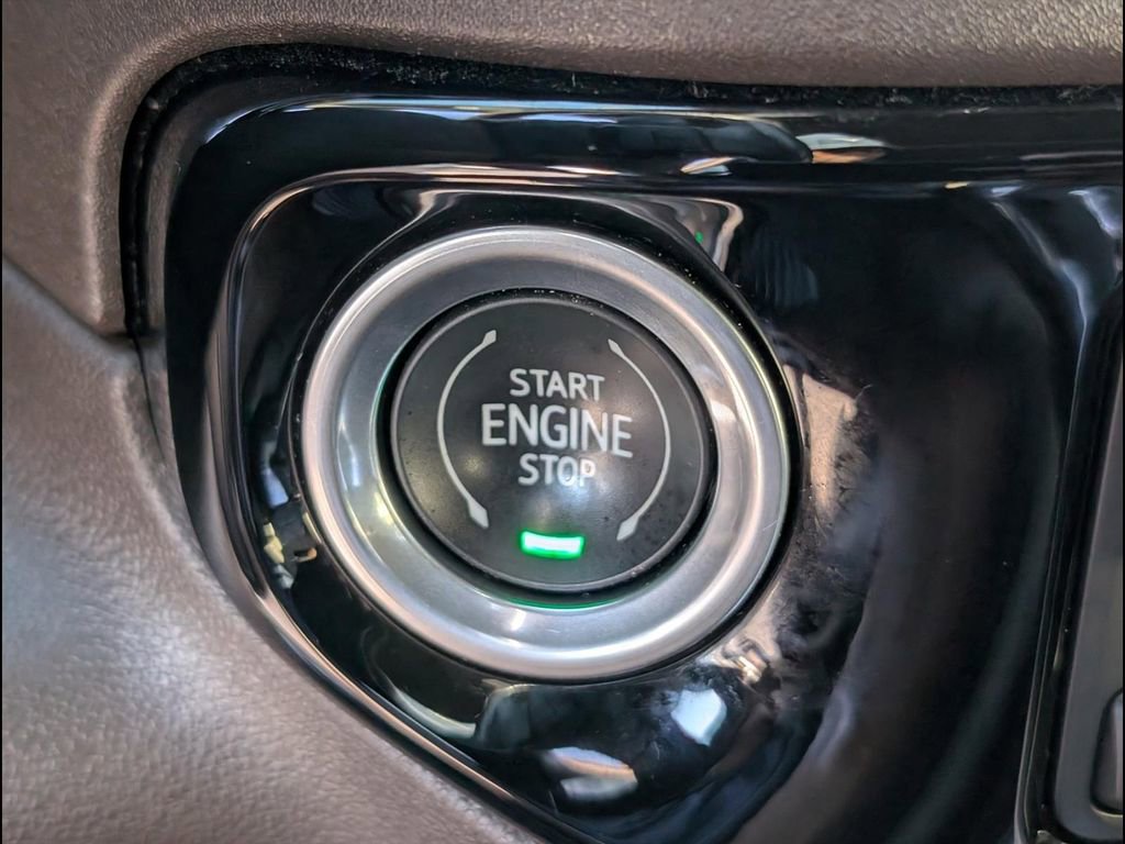 Used 2022 Chevrolet Silverado 1500 LTZ w/ Technology Package image 8