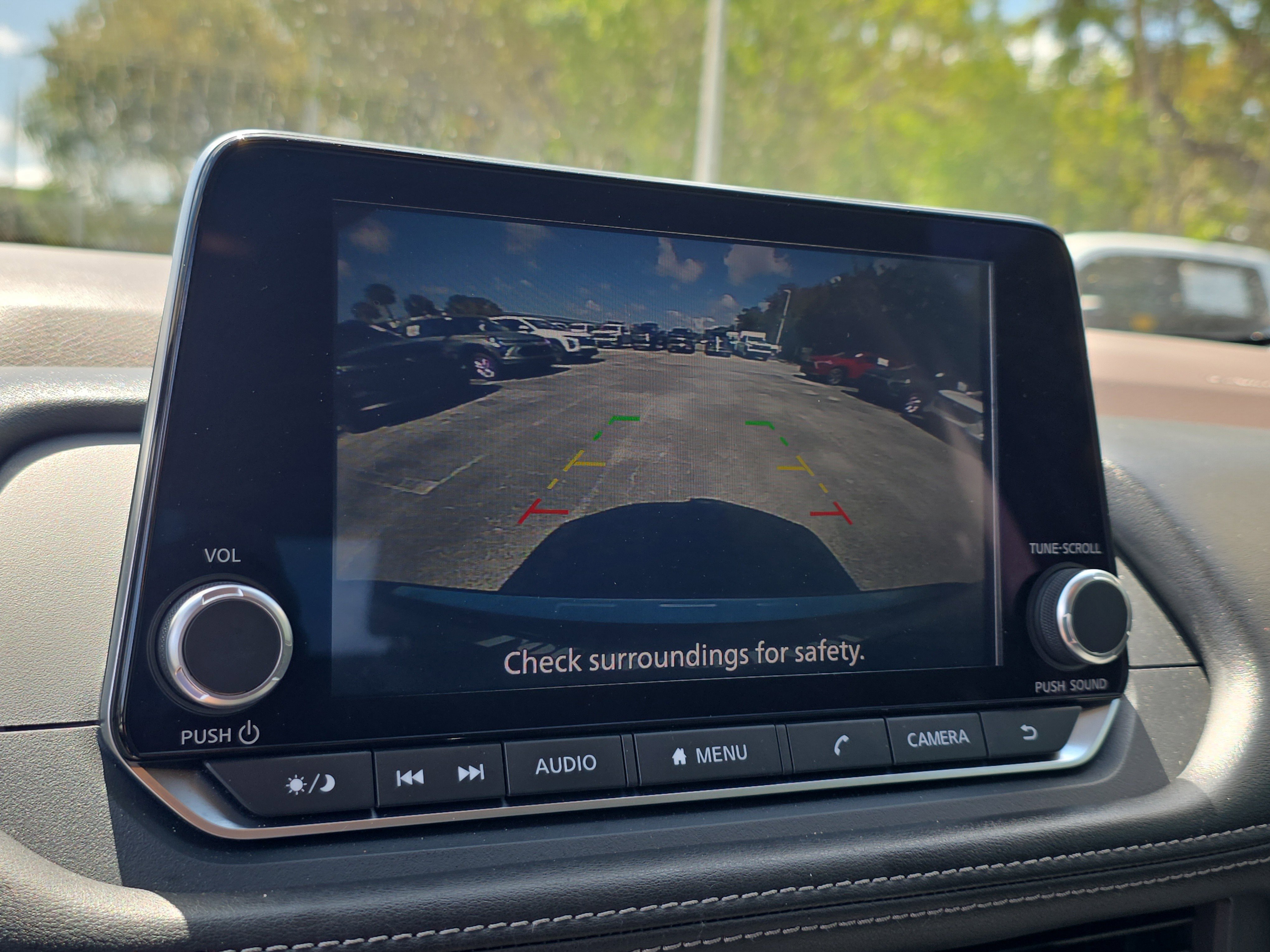 Used 2023 Nissan Rogue SV image 31
