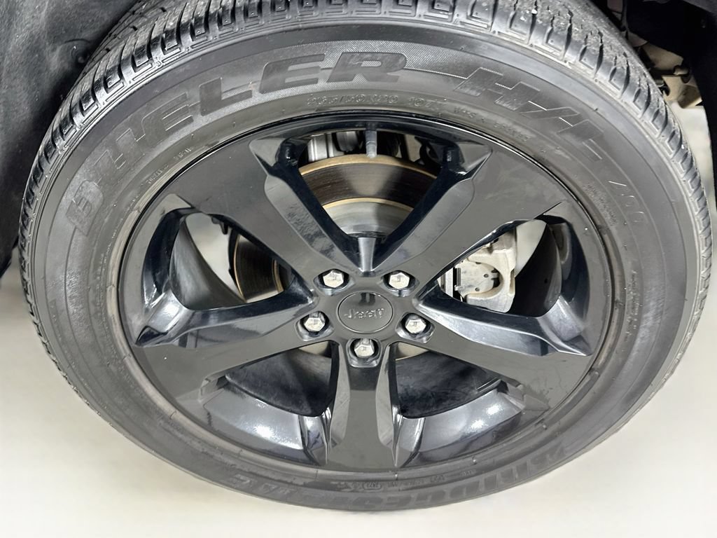 Used 2023 Jeep Grand Cherokee Altitude RWD image 41