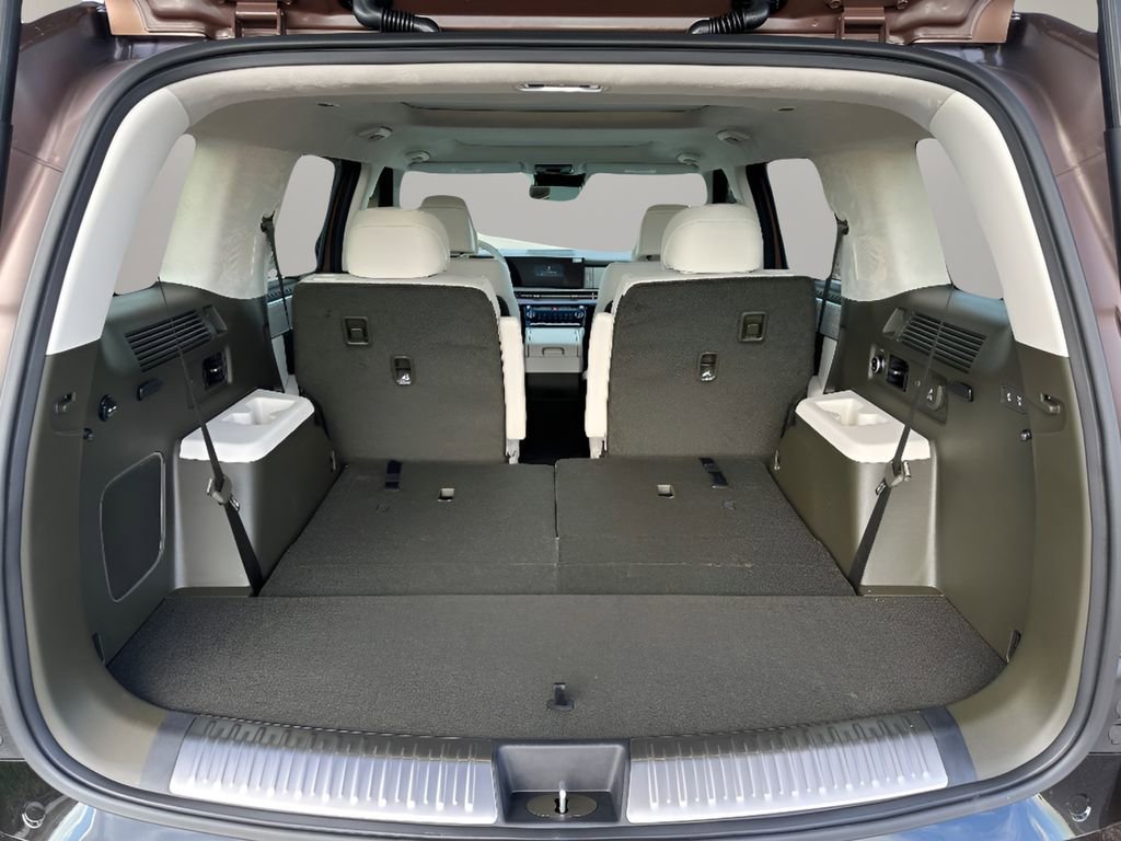 Used 2025 Hyundai Santa Fe Calligraphy image 8