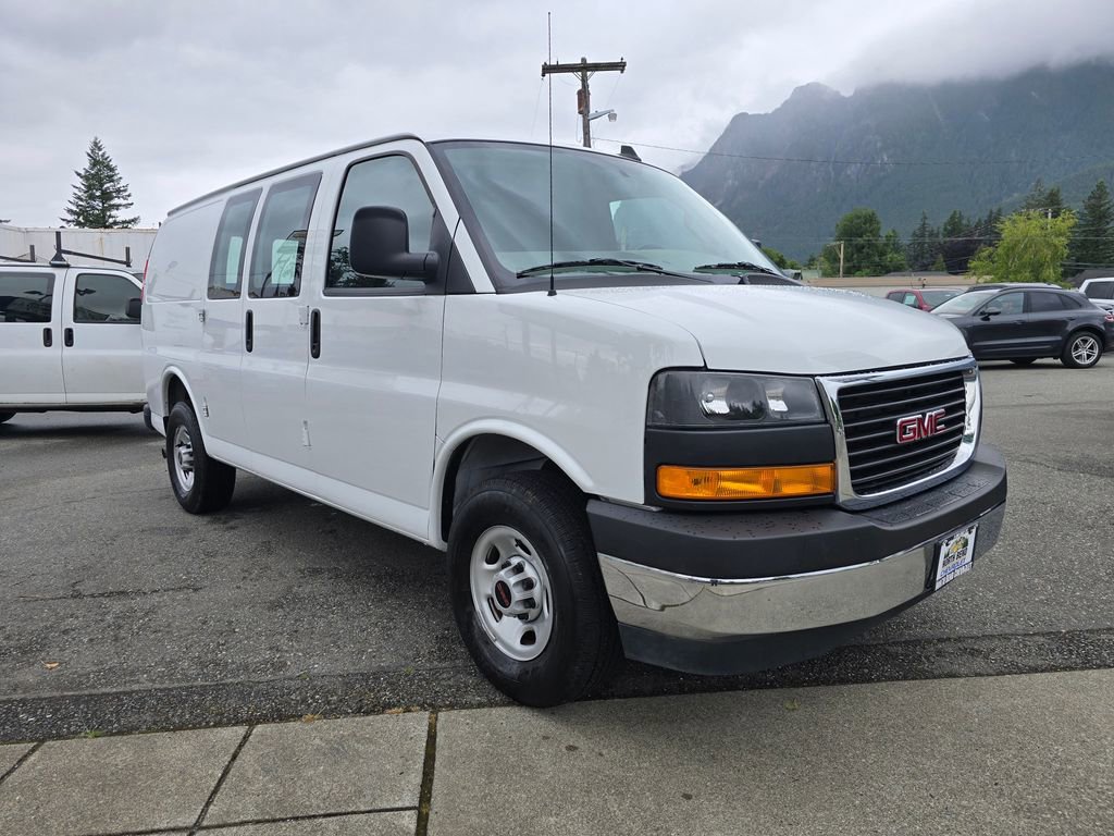 Used 2024 GMC Savana 2500 w/ Driver Convenience Package RWD image 3