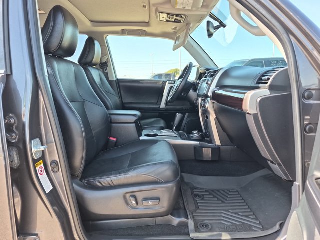 Used 2015 Toyota 4Runner Limited AWD/4WD image 18