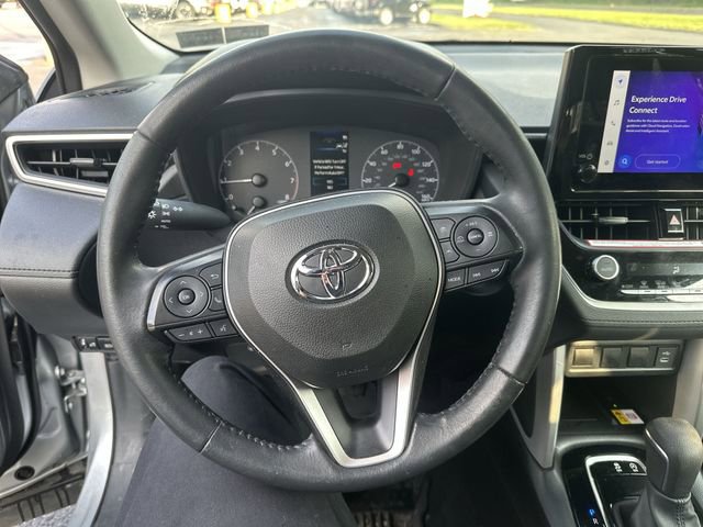 Used 2023 Toyota Corolla Cross LE AWD/4WD image 13
