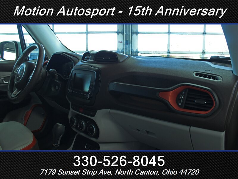 Used 2016 Jeep Renegade Limited FWD image 27