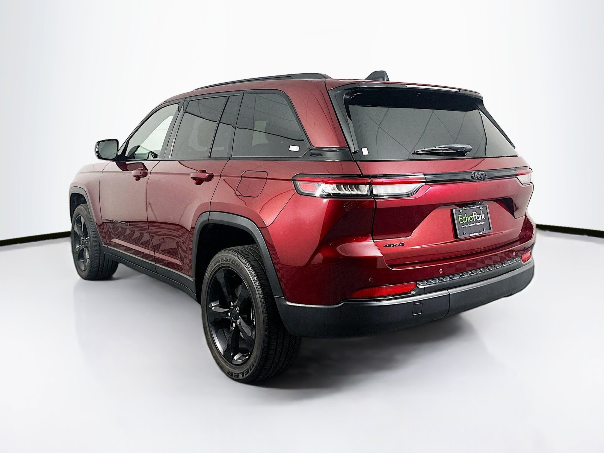 Used 2023 Jeep Grand Cherokee Altitude image 5