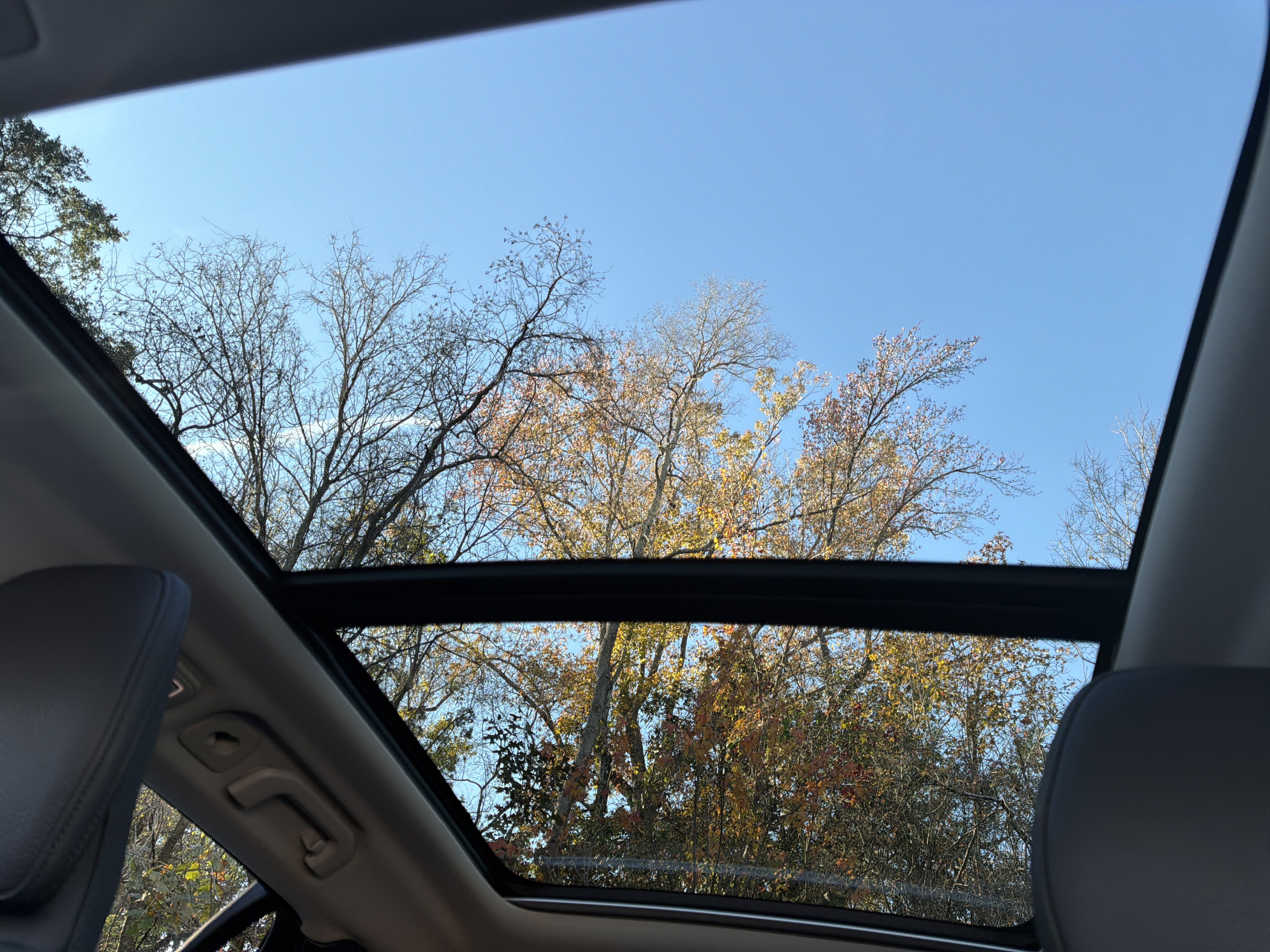 Certified 2025 Volvo V60 B5 Cross Country Plus image 28