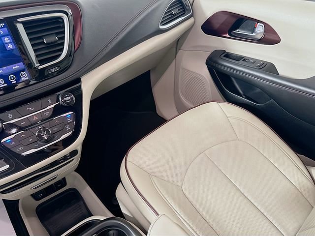 Used 2020 Chrysler Pacifica Limited FWD image 26