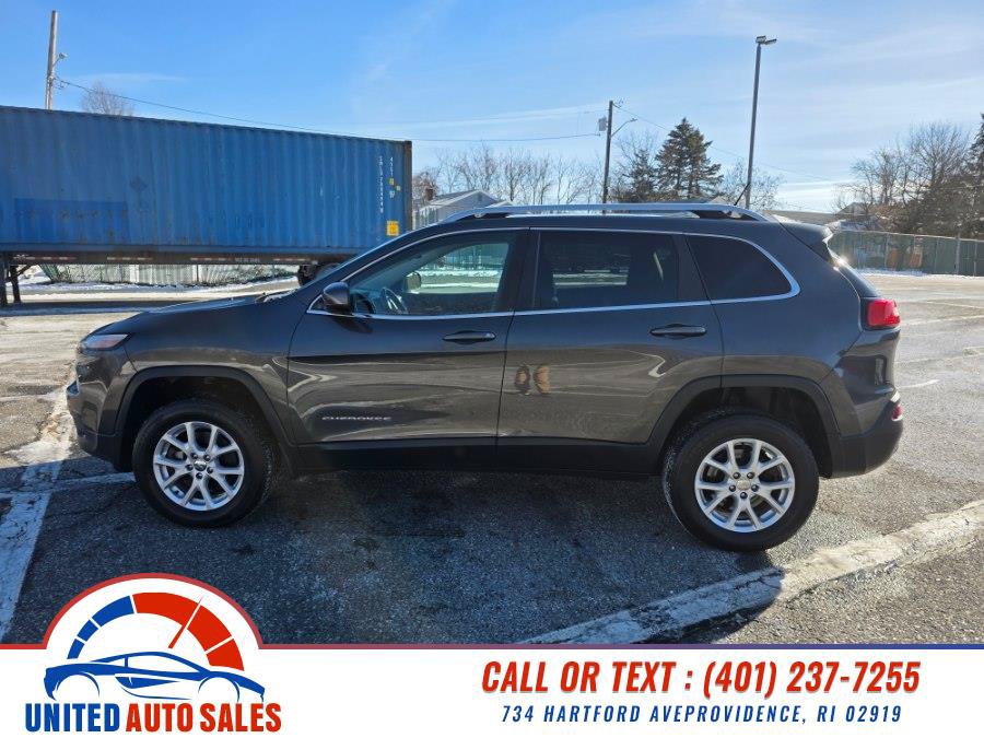 Used 2014 Jeep Cherokee Latitude w/ Cold Weather Group AWD/4WD image 2