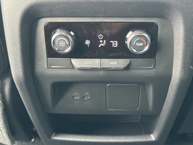 New 2026 Chevrolet Traverse LT image 10