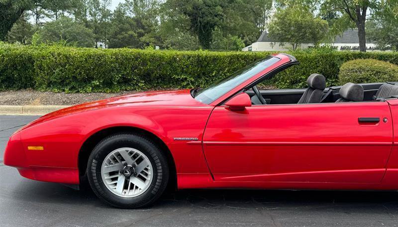 Used 1992 Pontiac Firebird Convertible RWD image 2