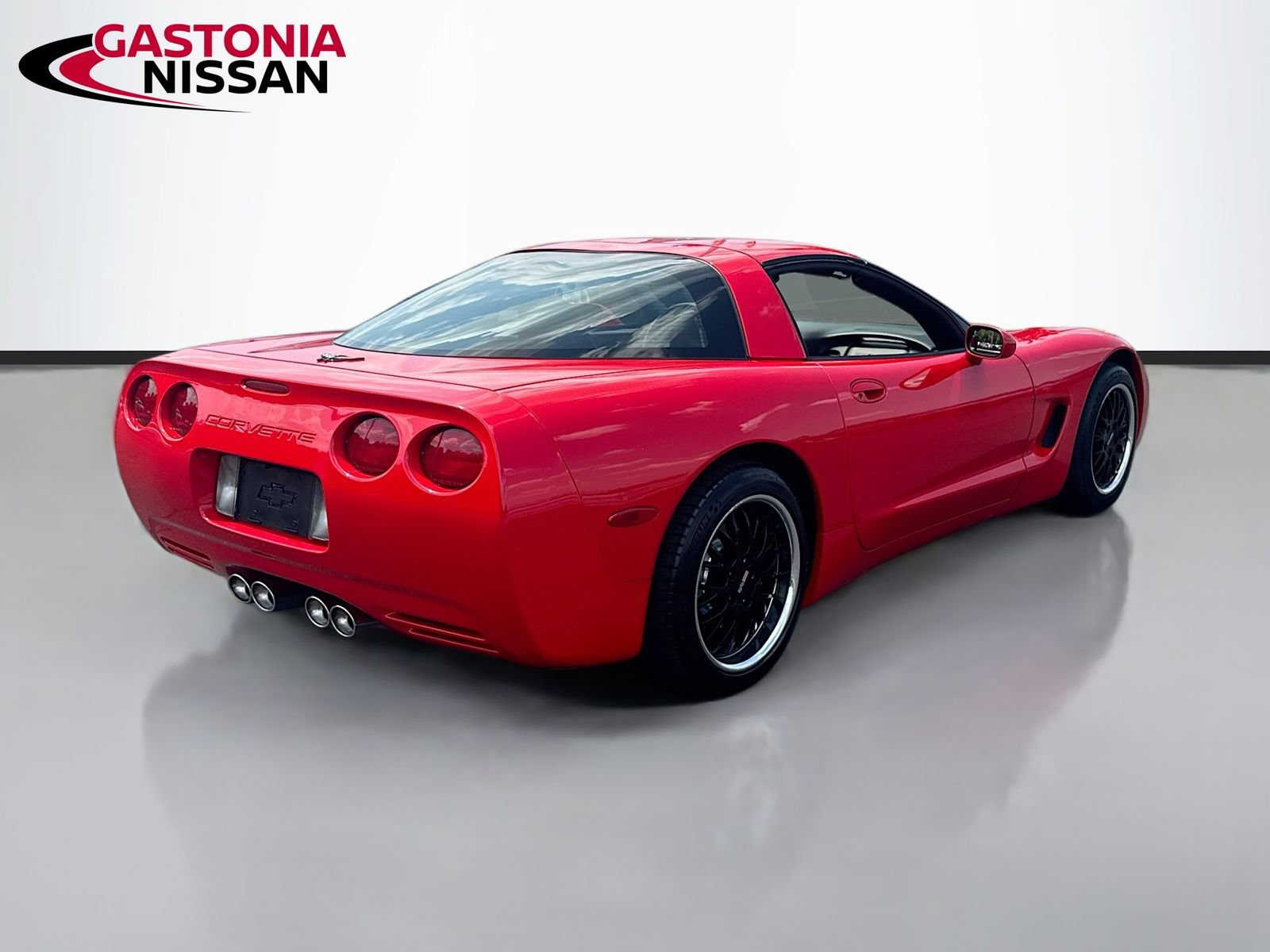 Used 1998 Chevrolet Corvette Coupe w/ Memory Pkg RWD image 9