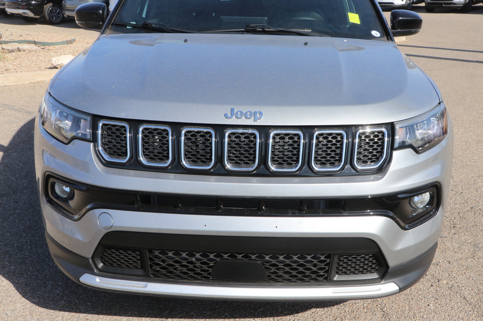 Used 2024 Jeep Compass Limited AWD/4WD image 2