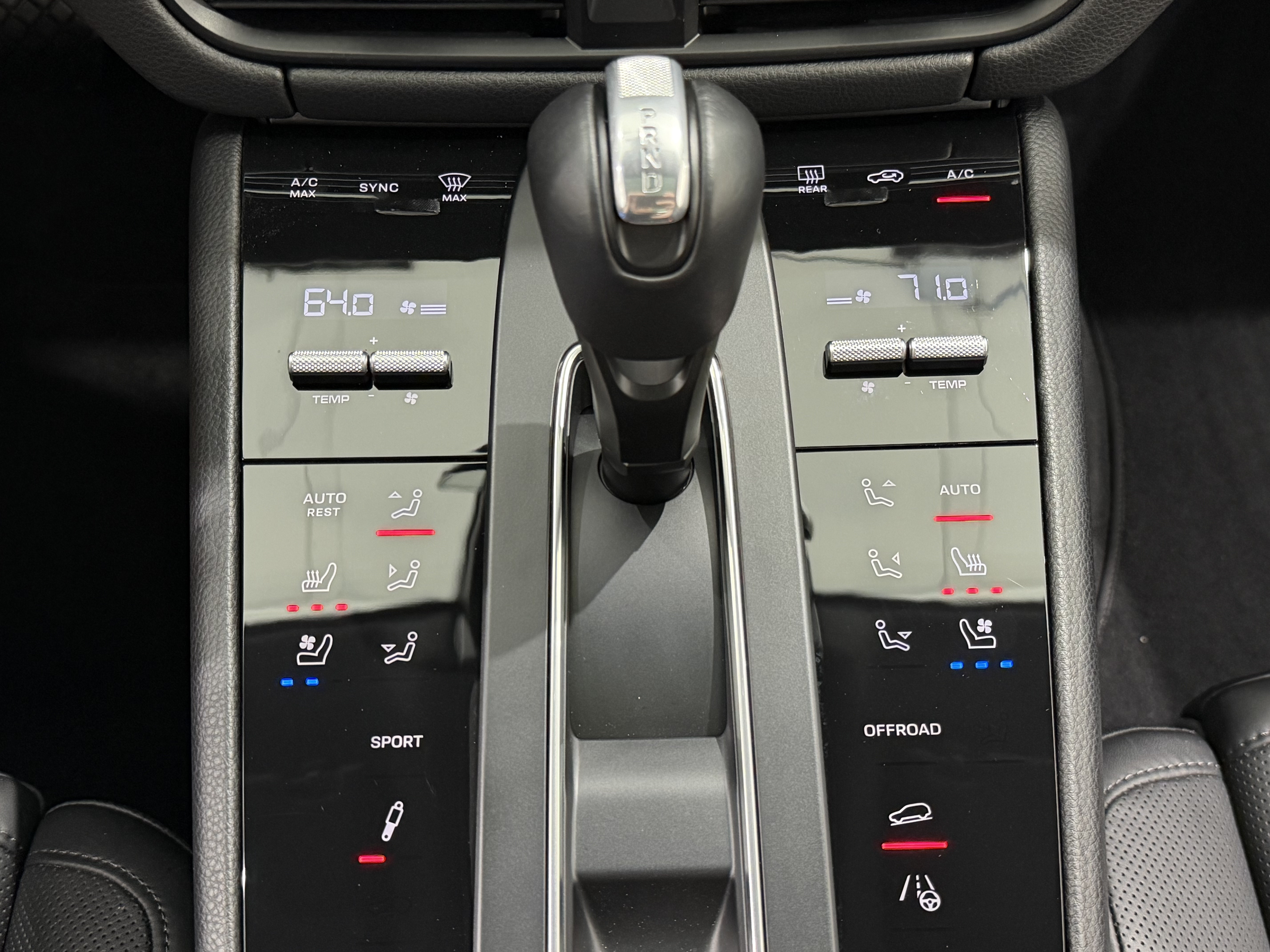 Certified 2024 Porsche Macan S AWD/4WD image 41
