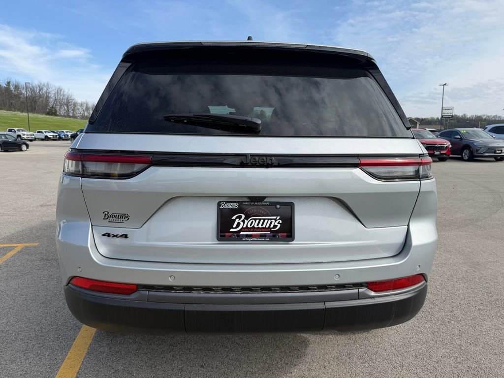 New 2026 Jeep Grand Cherokee Altitude AWD/4WD image 6