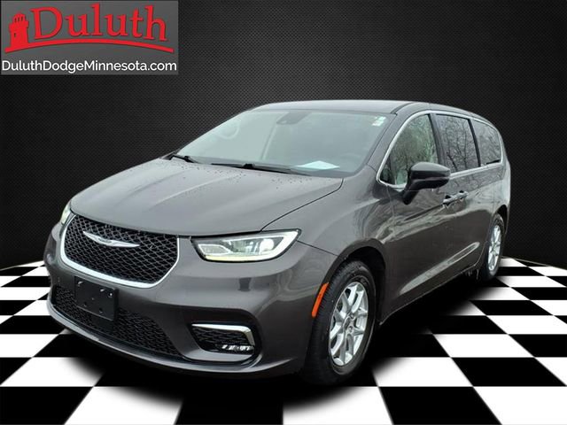 Used 2023 Chrysler Pacifica Touring-L FWD image 1