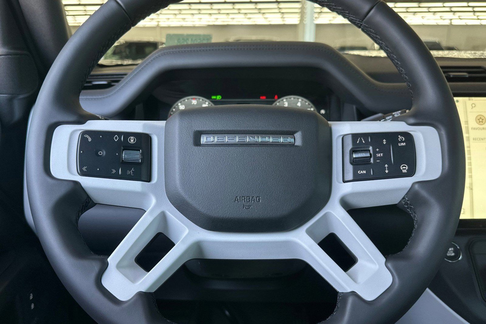New 2026 Land Rover Defender 110 X-Dynamic SE AWD/4WD image 15