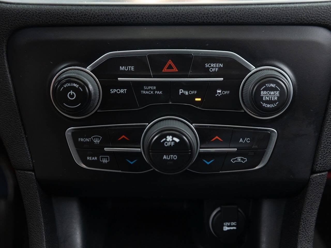 Used 2018 Dodge Charger GT AWD/4WD image 36