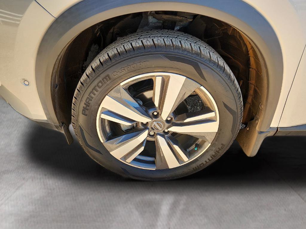 Used 2023 Nissan Rogue SL w/ SL Premium Package image 9