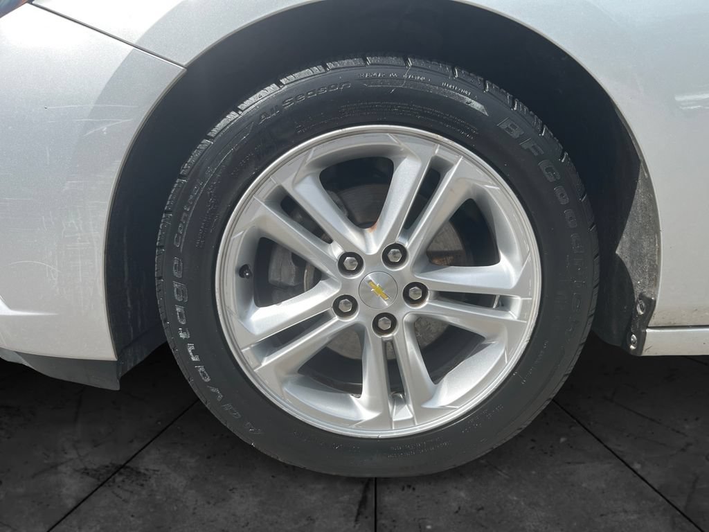 Used 2017 Chevrolet Cruze LT FWD image 14