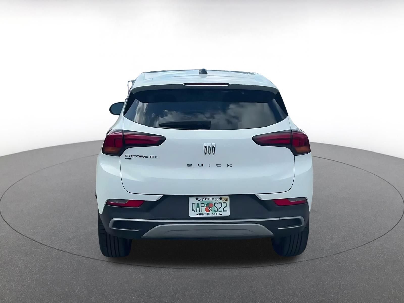 Used 2025 Buick Encore GX Preferred AWD/4WD image 12
