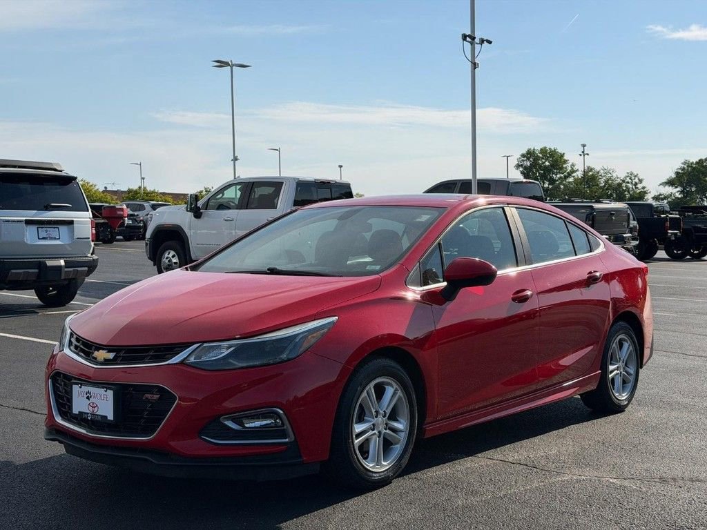 Used 2017 Chevrolet Cruze LT w/ Sun And Sound Package FWD image 6