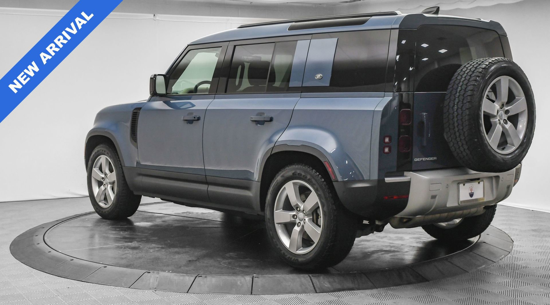 Used 2024 Land Rover Defender 110 S image 5