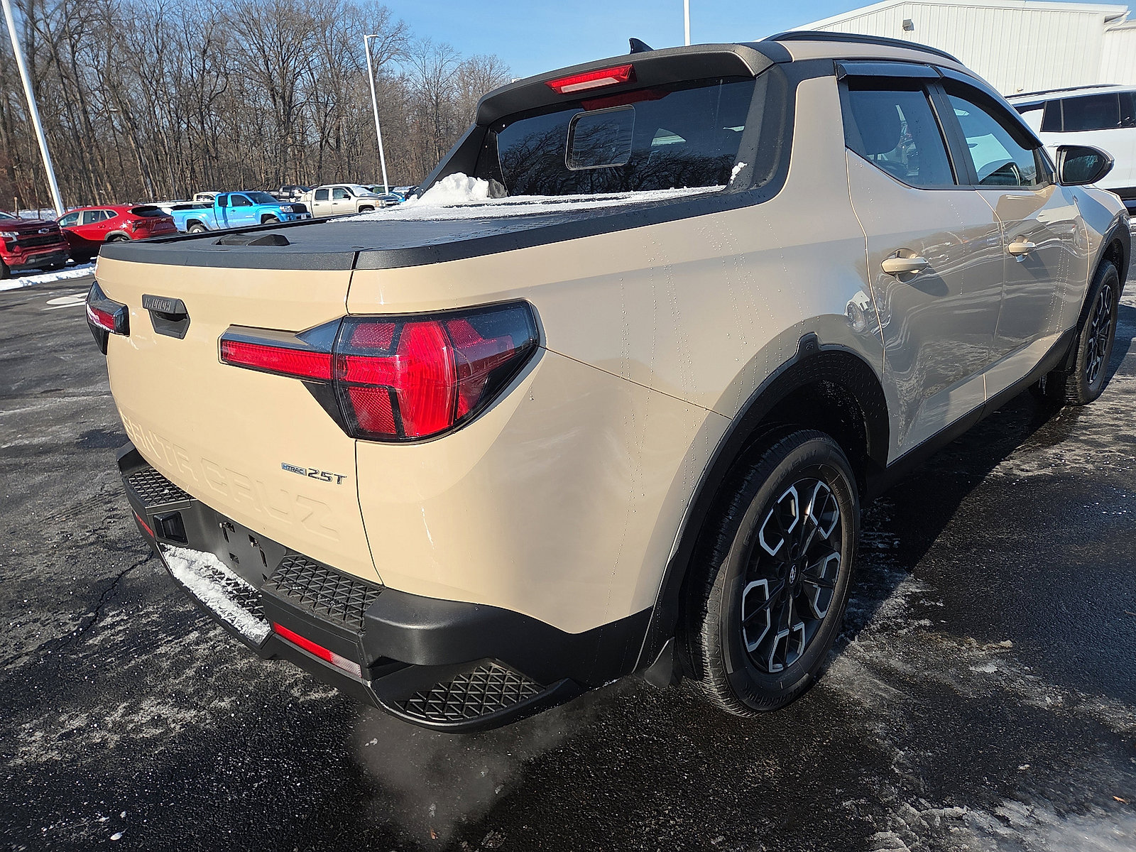 Used 2022 Hyundai Santa Cruz SEL Premium image 3