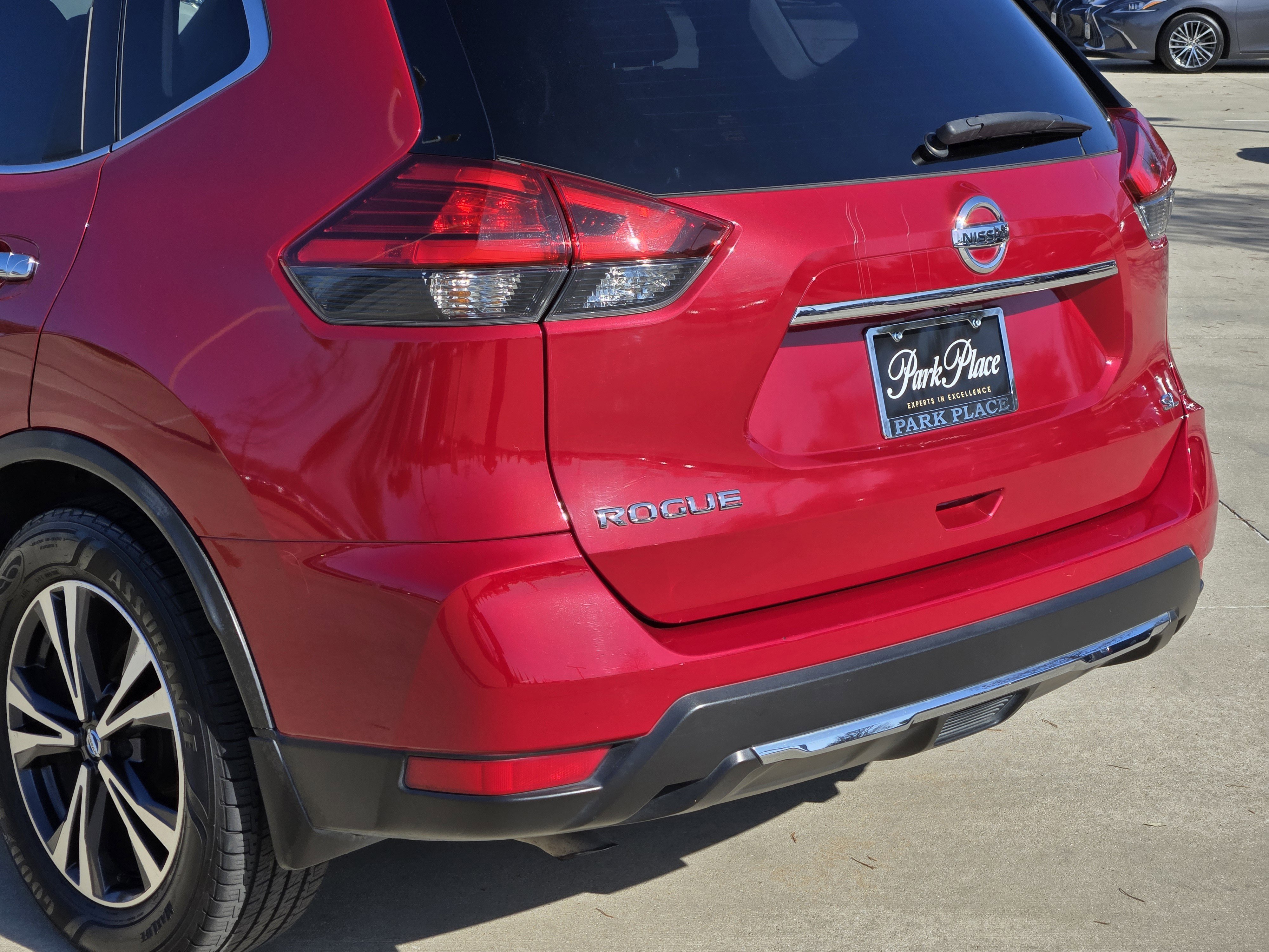 Used 2017 Nissan Rogue SL image 14