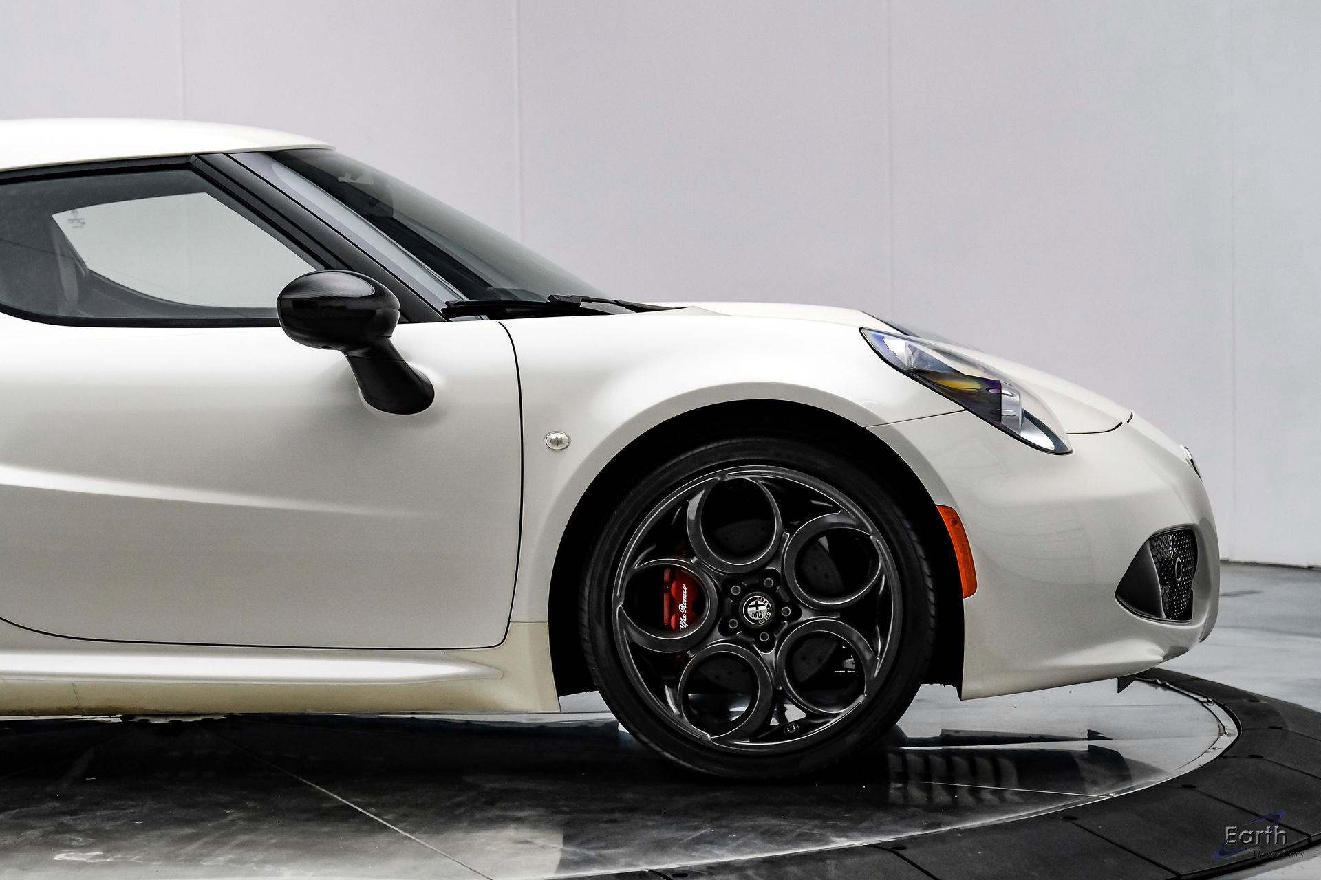 Used 2015 Alfa Romeo 4C Coupe w/ Leather Interior Group RWD image 21