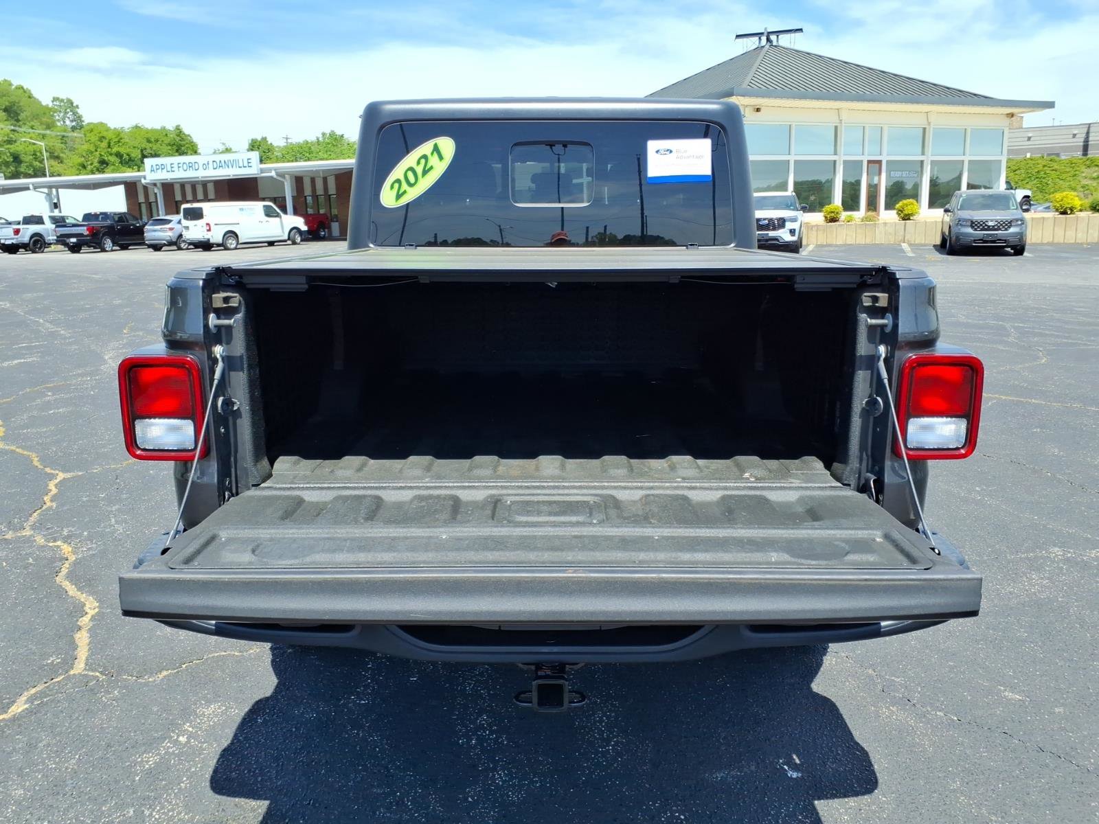 Used 2021 Jeep Gladiator Overland AWD/4WD image 7