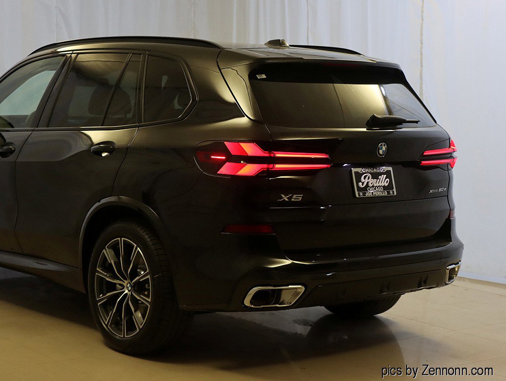 Used 2026 BMW X5 xDrive50e w/ Executive Package image 8