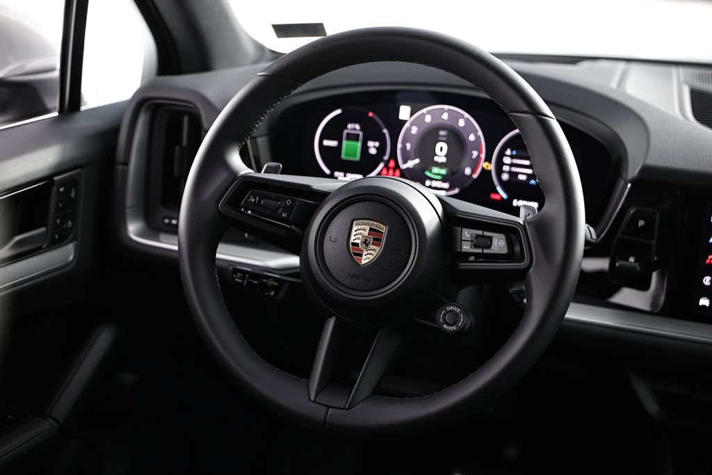 Certified 2025 Porsche Cayenne S AWD/4WD image 30
