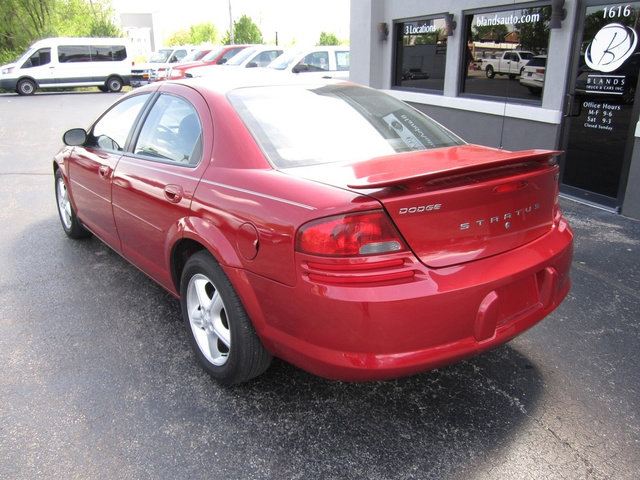 Used 2005 Dodge Stratus SXT FWD image 3