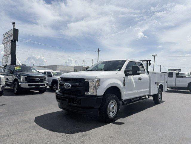 Used 2018 Ford F250 XL w/ Power Equipment Group AWD/4WD image 2