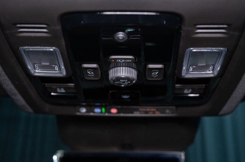 Used 2026 Cadillac Escalade Platinum Sport w/ LPO, ONYX Package AWD/4WD image 32