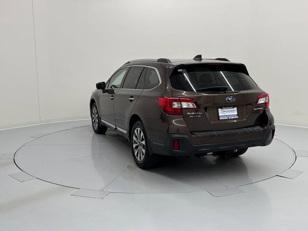 Used 2019 Subaru Outback 2.5i Touring AWD/4WD image 3