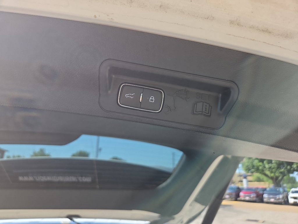Used 2024 Ford Explorer XLT RWD image 23