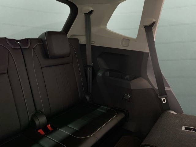 Used 2022 Volkswagen Tiguan SE FWD image 68