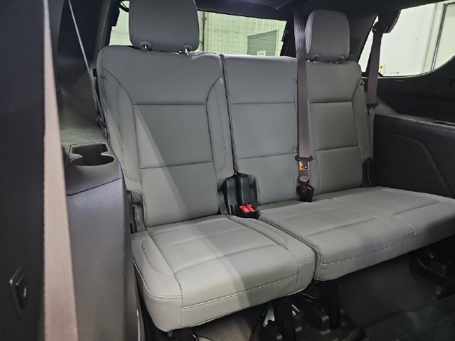 Used 2022 Chevrolet Tahoe LT w/ Luxury Package AWD/4WD image 34
