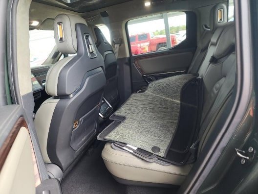 Used 2022 Rivian R1T Adventure image 12