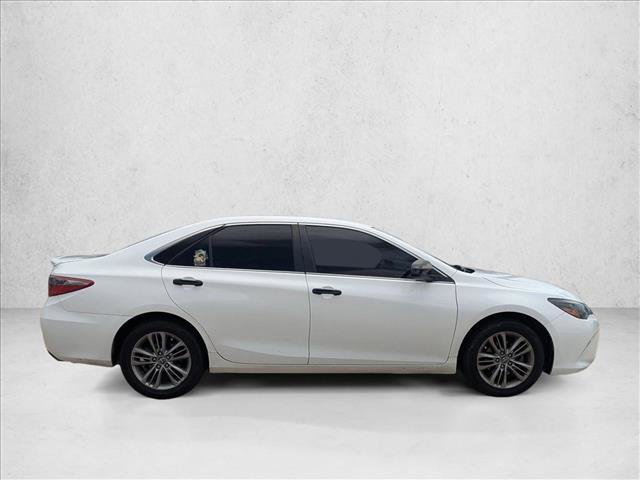 Used 2016 Toyota Camry SE FWD image 4