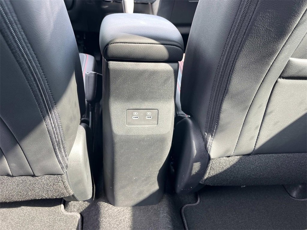 New 2025 Nissan Kicks SR image 16