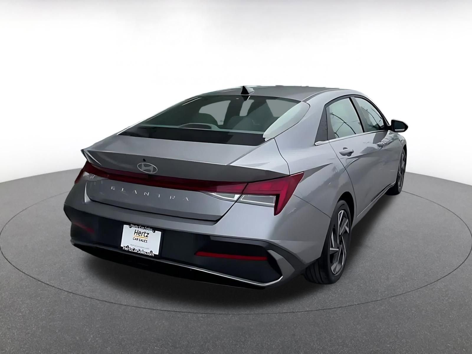 Used 2025 Hyundai Elantra SEL image 14